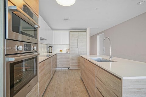 Appartement à louer à Bay Harbor Islands, Floride: 4 chambres, 179.21 m2 № 2056873 - photo 17