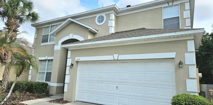 Villa ou maison à Kissimmee, Floride 7 chambres, 263.29 m2 № 2129424