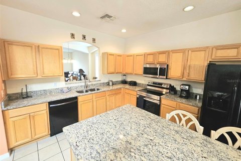 Villa ou maison à vendre à Kissimmee, Floride: 7 chambres, 263.29 m2 № 2129424 - photo 4