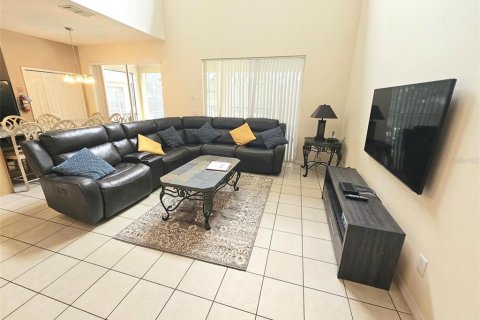 Villa ou maison à vendre à Kissimmee, Floride: 7 chambres, 263.29 m2 № 2129424 - photo 3