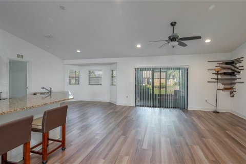 Casa en alquiler en Lake Wales, Florida, 4 dormitorios, 167.32 m2 № 2101720 - foto 8