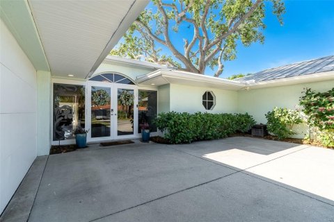 Villa ou maison à vendre à Sarasota, Floride: 3 chambres, 201.23 m2 № 1602638 - photo 8