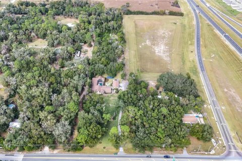 House in Apopka, Florida 6 bedrooms, 587.05 sq.m. № 2213644 - photo 13