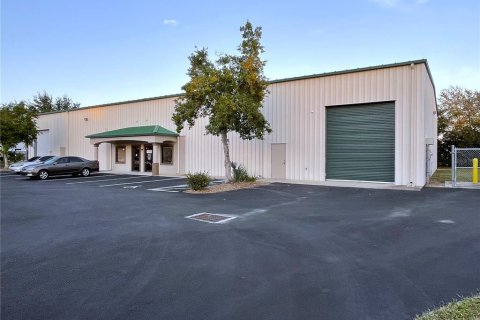 Commercial property in Leesburg, Florida 1028.99 sq.m. № 1412501 - photo 2