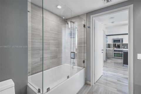 Снять в аренду кондоминиум в Майами, Флорида 1 спальня, 66.52м2, № 2045463 - фото 21