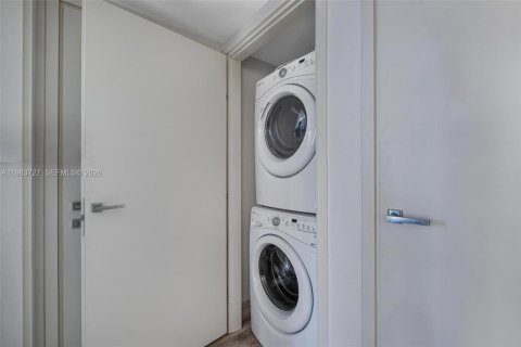 Снять в аренду кондоминиум в Майами, Флорида 1 спальня, 66.52м2, № 2045463 - фото 27