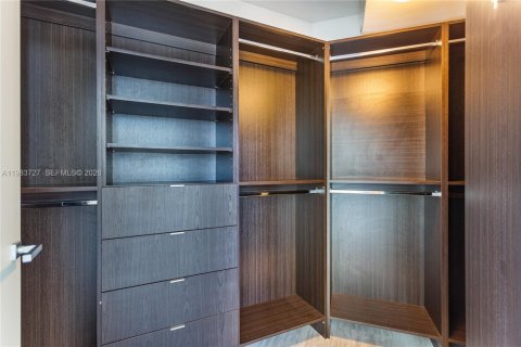 Снять в аренду кондоминиум в Майами, Флорида 1 спальня, 66.52м2, № 2045463 - фото 11