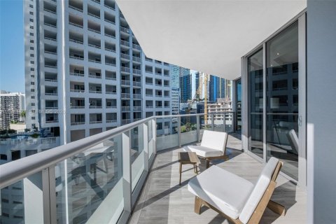 Снять в аренду кондоминиум в Майами, Флорида 1 спальня, 66.52м2, № 2045463 - фото 15