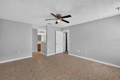House in Eustis, Florida 4 bedrooms, 183.2 sq.m. № 2258461 - photo 14