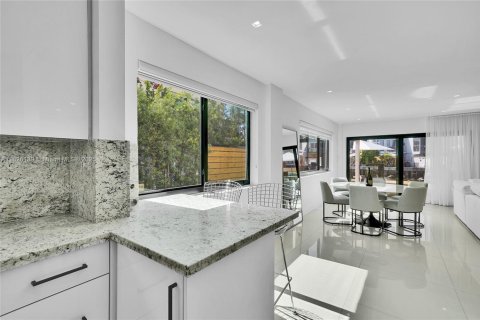 Casa en venta en Miami Beach, Florida, 3 dormitorios, 158.12 m2 № 1794451 - foto 29