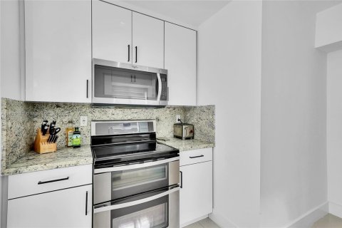 Casa en venta en Miami Beach, Florida, 3 dormitorios, 158.12 m2 № 1794451 - foto 27