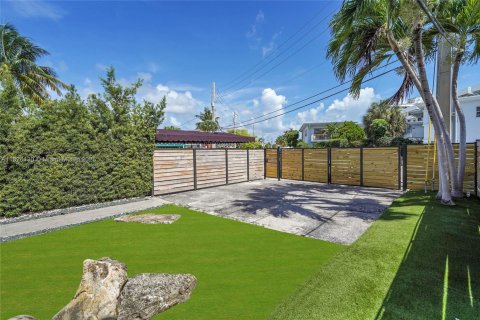Casa en venta en Miami Beach, Florida, 3 dormitorios, 158.12 m2 № 1794451 - foto 13