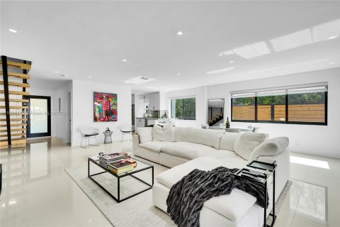Casa en venta en Miami Beach, Florida, 3 dormitorios, 158.12 m2 № 1794451 - foto 17