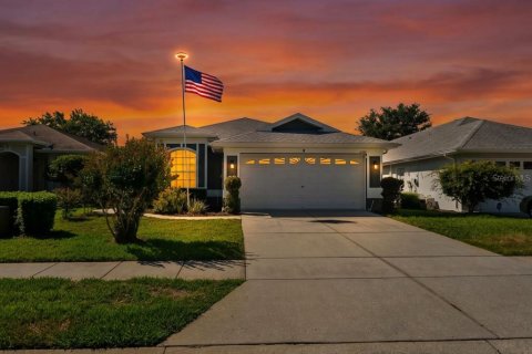 Casa en Spring Hill, Florida 3 dormitorios, 172.71 m2 № 2107979
