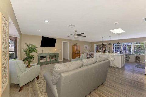 House in Englewood, Florida 2 bedrooms, 181.81 sq.m. № 1618670 - photo 6