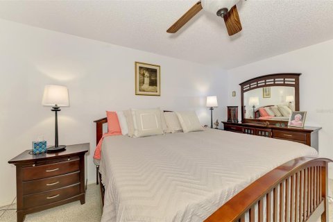 House in Englewood, Florida 2 bedrooms, 181.81 sq.m. № 1618670 - photo 24