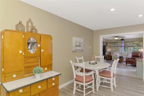 House in Englewood, Florida 2 bedrooms, 181.81 sq.m. № 1618670 - photo 22