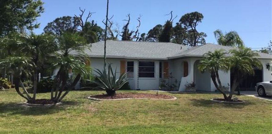 House in Englewood, Florida 2 bedrooms, 181.81 sq.m. № 1618670