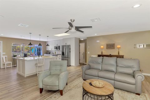 House in Englewood, Florida 2 bedrooms, 181.81 sq.m. № 1618670 - photo 11