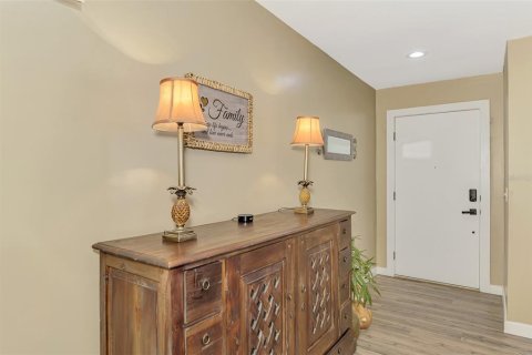 House in Englewood, Florida 2 bedrooms, 181.81 sq.m. № 1618670 - photo 12