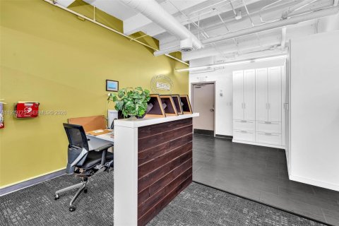 Купить коммерческую недвижимость в Майами-Бич, Флорида № 1997061 - фото 18