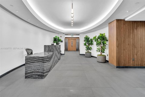 Купить коммерческую недвижимость в Майами-Бич, Флорида № 1997061 - фото 8