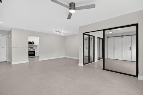 Купить кондоминиум в Коконат Крик, Флорида 3 спальни, 103.59м2, № 1975782 - фото 4