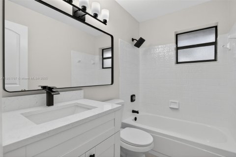 Купить кондоминиум в Коконат Крик, Флорида 3 спальни, 103.59м2, № 1975782 - фото 17