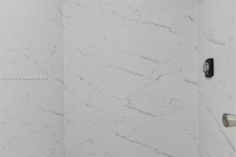 Купить кондоминиум в Коконат Крик, Флорида 3 спальни, 103.59м2, № 1975782 - фото 9