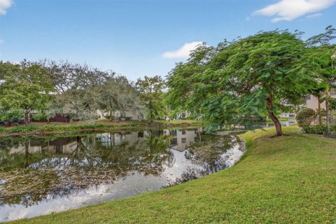Купить кондоминиум в Коконат Крик, Флорида 3 спальни, 103.59м2, № 1975782 - фото 25