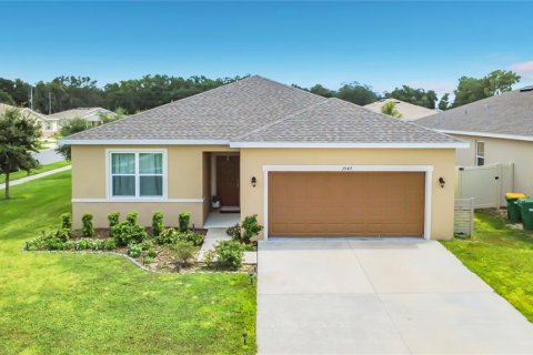House in Eustis, Florida 4 bedrooms, 188.59 sq.m. № 2308407