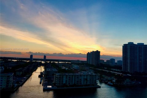 Copropriété à vendre à Sunny Isles Beach, Floride: 2 chambres, 93.65 m2 № 2051949 - photo 15