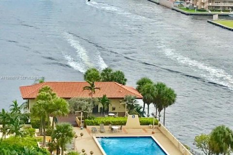 Copropriété à vendre à Sunny Isles Beach, Floride: 2 chambres, 93.65 m2 № 2051949 - photo 13