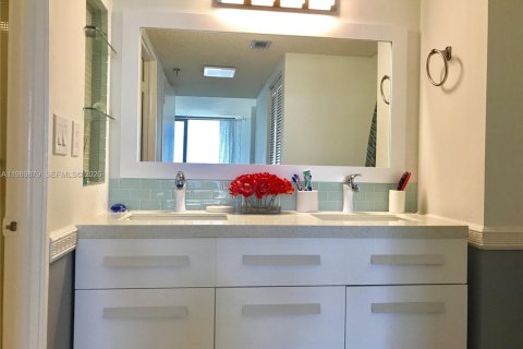 Copropriété à vendre à Sunny Isles Beach, Floride: 2 chambres, 93.65 m2 № 2051949 - photo 11