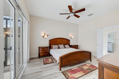 House in Davenport, Florida 5 bedrooms, 231.7 sq.m. № 2239212 - photo 18