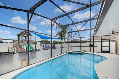 House in Davenport, Florida 5 bedrooms, 231.7 sq.m. № 2239212 - photo 3