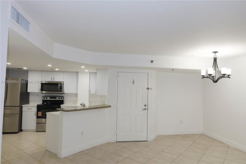 Copropriété à louer à Miami, Floride: 2 chambres, 95.22 m2 № 2004834 - photo 3