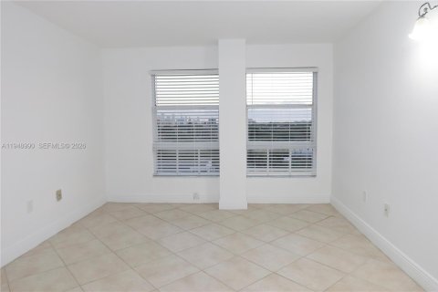 Copropriété à louer à Miami, Floride: 2 chambres, 95.22 m2 № 2004834 - photo 8