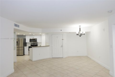 Copropriété à louer à Miami, Floride: 2 chambres, 95.22 m2 № 2004834 - photo 6