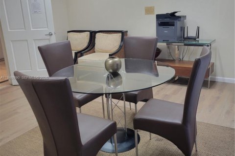 Copropriété à louer à Miami, Floride: 2 chambres, 95.22 m2 № 2004834 - photo 22