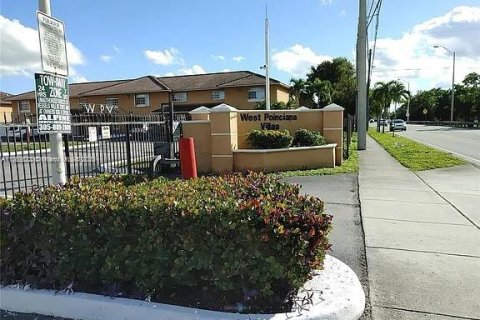 Condominio en venta en Hialeah, Florida, 2 dormitorios, 97.55 m2 № 1922892 - foto 12