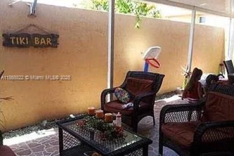 Condominio en venta en Hialeah, Florida, 2 dormitorios, 97.55 m2 № 1922892 - foto 9