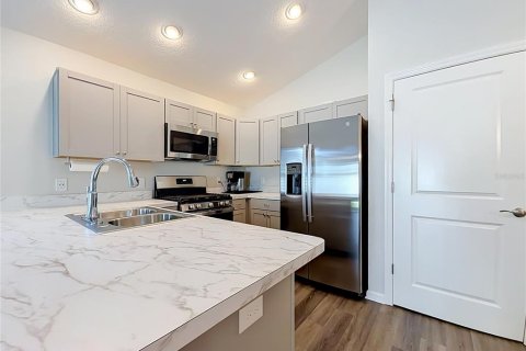 House in The Villages, Florida 2 bedrooms, 90.95 sq.m. № 2149728 - photo 6