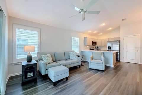 House in The Villages, Florida 2 bedrooms, 90.95 sq.m. № 2149728 - photo 14