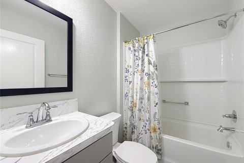 House in The Villages, Florida 2 bedrooms, 90.95 sq.m. № 2149728 - photo 21
