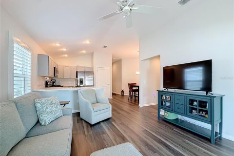 House in The Villages, Florida 2 bedrooms, 90.95 sq.m. № 2149728 - photo 11