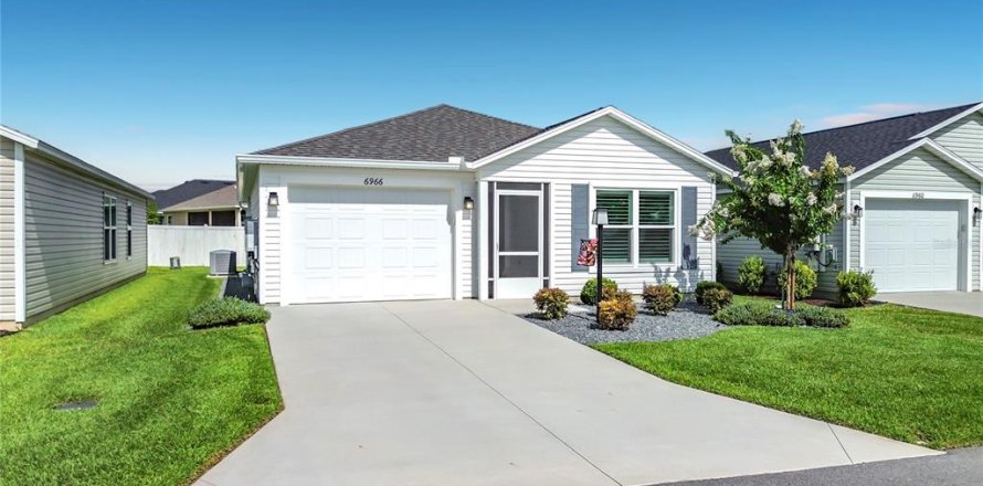House in The Villages, Florida 2 bedrooms, 90.95 sq.m. № 2149728
