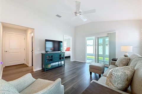 House in The Villages, Florida 2 bedrooms, 90.95 sq.m. № 2149728 - photo 12