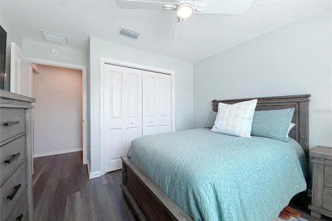 House in The Villages, Florida 2 bedrooms, 90.95 sq.m. № 2149728 - photo 19