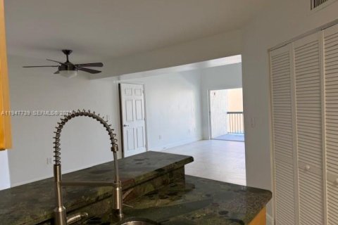 Condominio en alquiler en Hialeah, Florida, 2 dormitorios, 101.26 m2 № 2030253 - foto 20